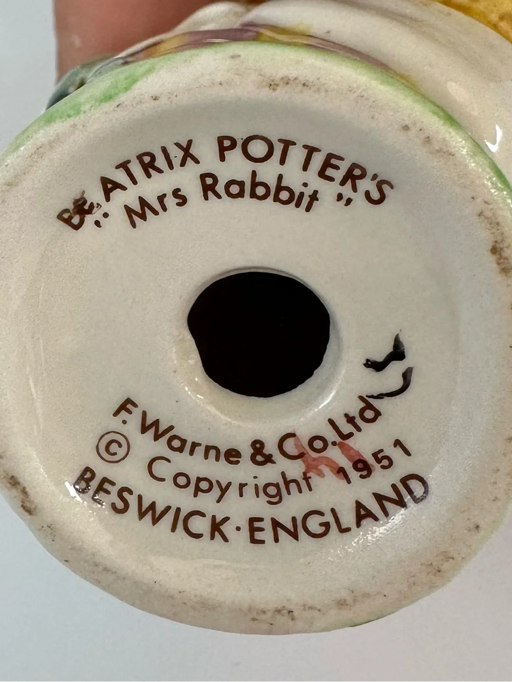 F Warne & Co Beatrix Potter “Mrs Rabbit” 1951 Beswick England